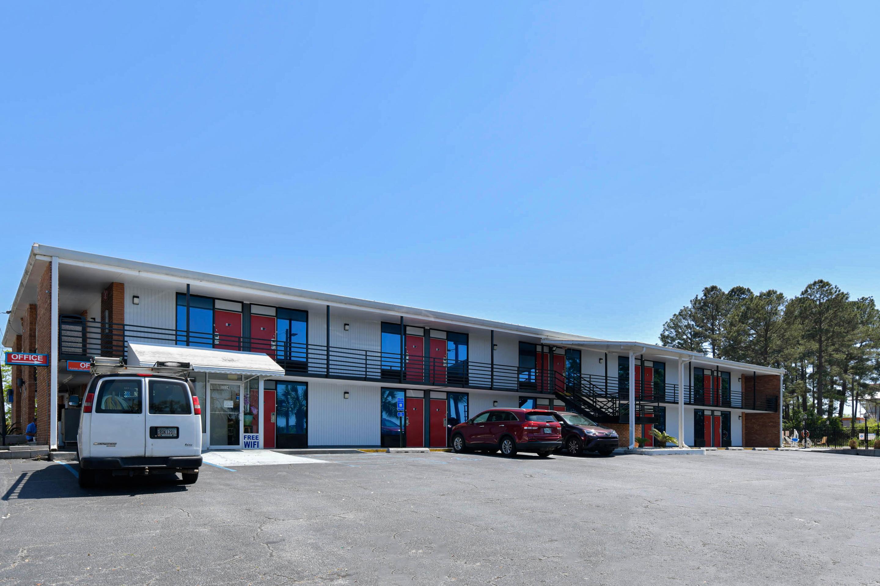 Oyo Hotel Valdosta Ga I-75 Екстериор снимка